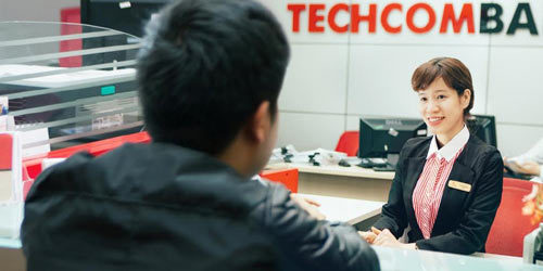 Techcombank: Thành công của ngân hàng đến sau thành công của khách