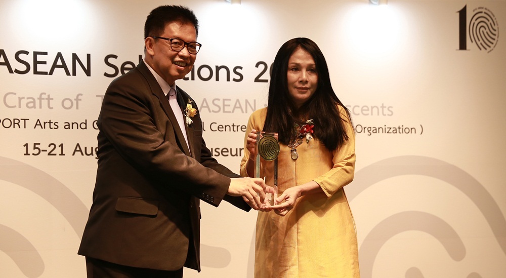 NTK Minh Hạnh nhận giải thưởng 'Asean Selection 2016'