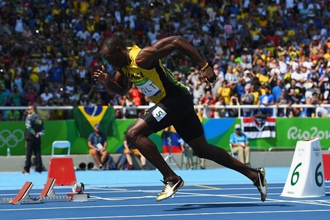 Usain Bolt dễ dàng vào chung kết chạy 200m