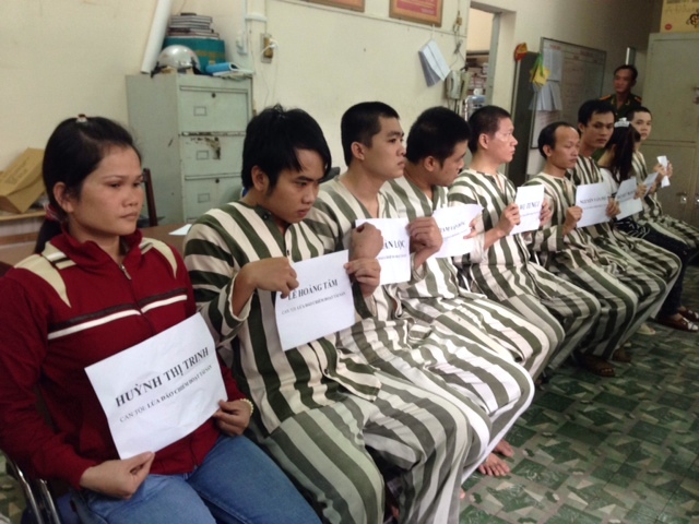 Nghe cuộc điện thoại mất hơn 2,2 tỷ đồng