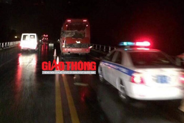 Yên Bái: TNGT nghiêm trọng, 8 người thương vong