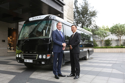 Bí ẩn bên trong xe khách limousine siêu sang
