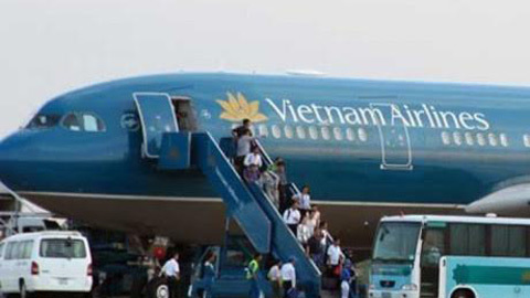 Bị khách VIP tát, tiếp viên nghỉ bay 9 ngày