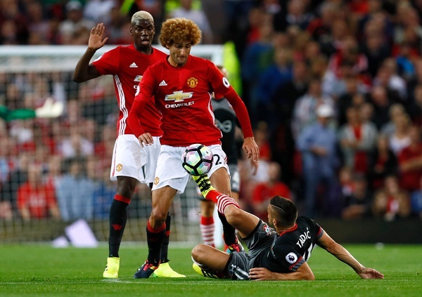 Biết nghe lời, Fellaini được Mourinho trọng thưởng