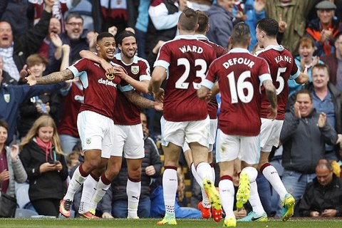 Liverpool thua bẽ mặt trước tân binh Burnley