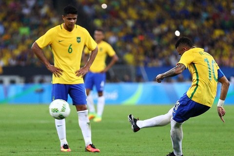 Siêu phẩm sút phạt của Neymar ở trận chung kết bóng đá nam Olympic