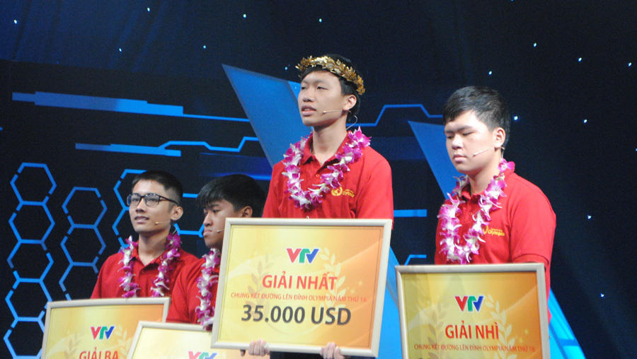 Nam sinh Quốc học Huế giành vòng nguyệt quế Olympia 2016