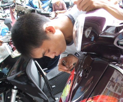 “Độ xe” - nghề nguy hiểm