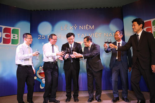 JCB kỉ niệm 25 năm có mặt tại Việt Nam