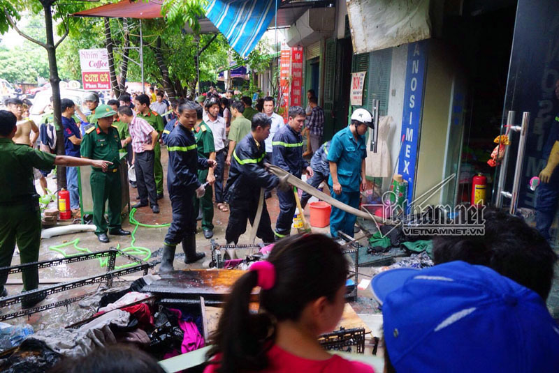 Hà Nội: Cháy lớn khu giãn dân, 1 người chết