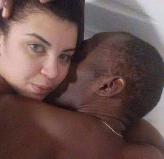 Nữ sinh Brazil khoe ảnh