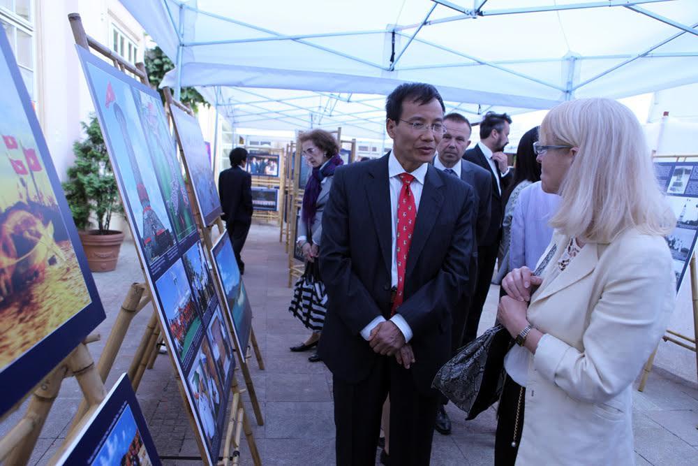 Triển lãm Ảnh và Tuần phim Việt Nam tại Hungary