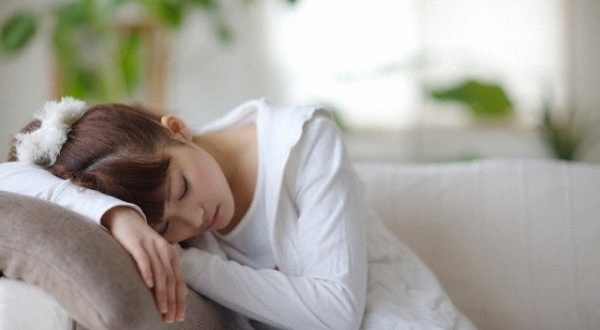 Đêm tân hôn lặng người vì 'món quà' của bố chồng