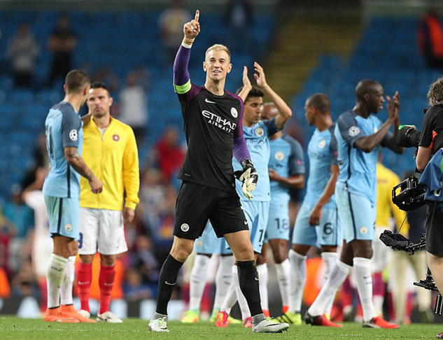 Bị đẩy ra đường, Joe Hart sòng phẳng, không trách Pep