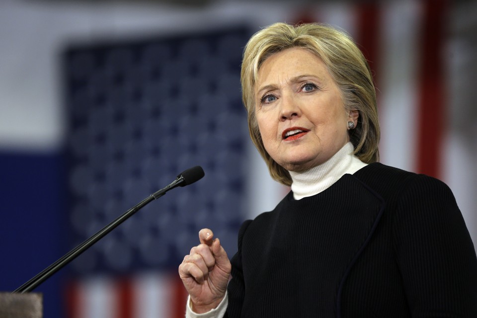 Những chọn lựa khó khăn của Hillary Clinton