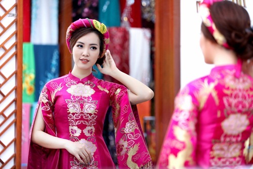 MC Thụy Vân thử váy áo chuẩn bị làm MC chung kết Hoa hậu VN