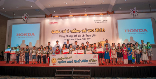 Máy lục bình thông minh lọc nước mặn của HS lớp 3