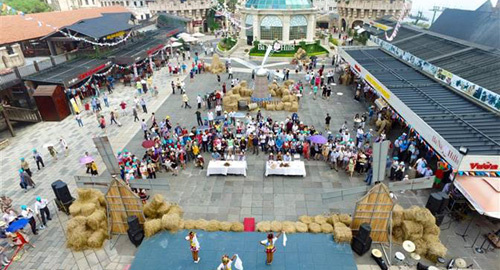 Lễ hội bia Bà Nà Hills hút hàng chục ngàn du khách