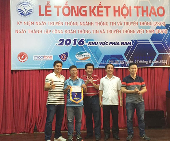 Báo VietNamNet đoạt giải 3 môn bóng đá hội thao Bộ TT&TT