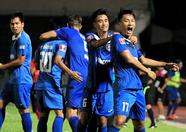 Thắng dễ HAGL, Than Quảng Ninh mơ vô địch V.League