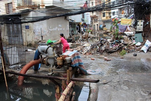 Dự án trì trệ, dân 