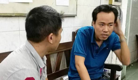 Tài xế Uber kề dao vào cổ bà bầu cướp tiền ở Sài Gòn