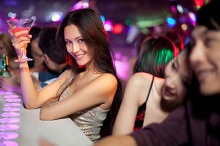 Vợ sa ngã bởi
