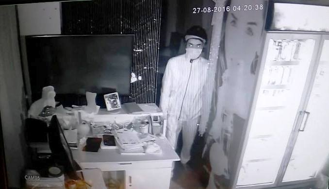 Truy bắt kẻ trộm gần nửa tỷ đồng ở quán cà phê