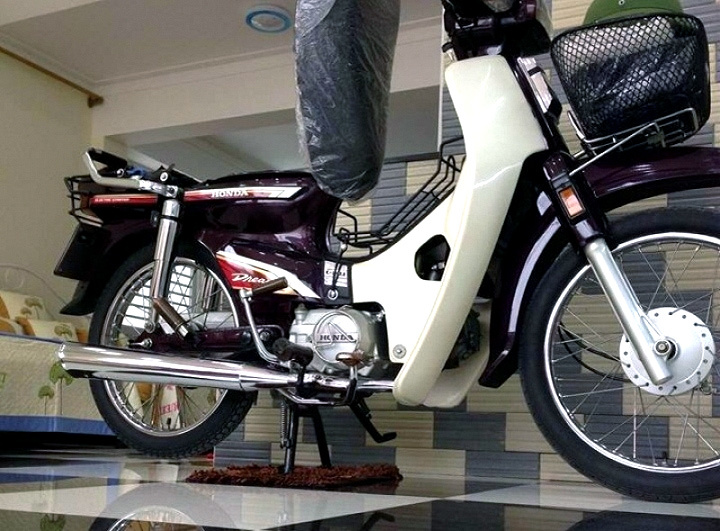 Honda Dream II nguyên bản đắp chiếu 20 năm rao bán 180 triệu