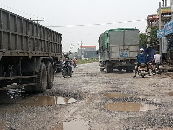 Bộ Giao thông yêu cầu sửa gấp đường bị 'băm nát'