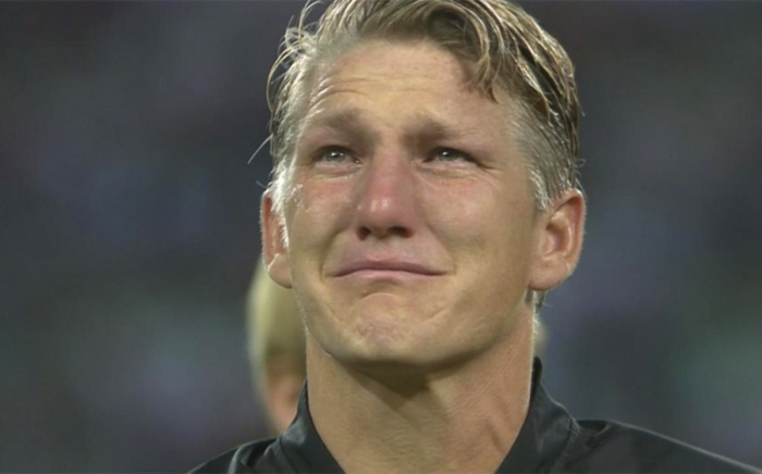 Schweinsteiger khóc như mưa trong ngày chia tay tuyển Đức