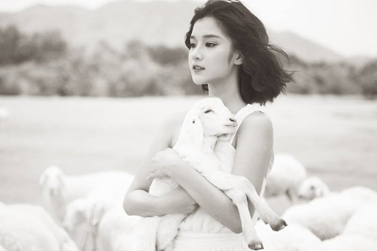 Hoàng Yến Chibi lộ hình ảnh nhạy cảm trong MV mới