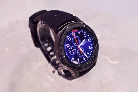 Smartwatch Galaxy S3 ra mắt: Màn hình lớn, dây đeo 