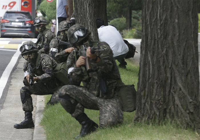 Xem lính Mỹ - Hàn tập trận chống khủng bố hóa học