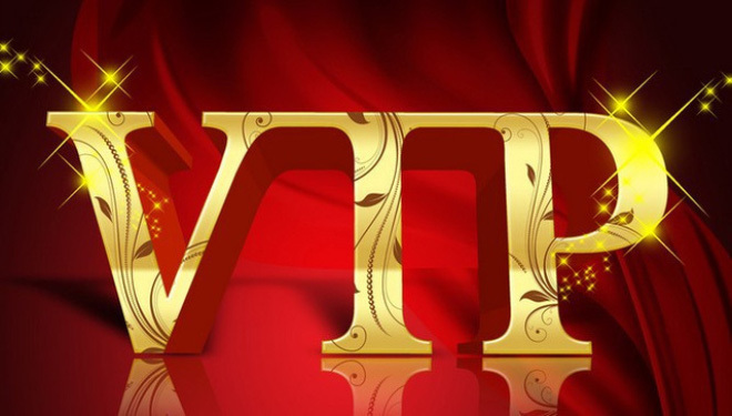 Nhân viên ngân hàng liều mạng phục vụ khách VIP