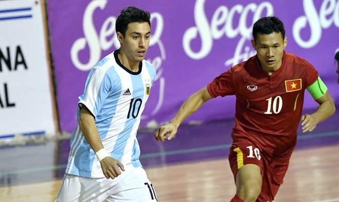 Tuyệt phẩm lốp bóng của tuyển thủ futsal Việt Nam xé lưới Argentina