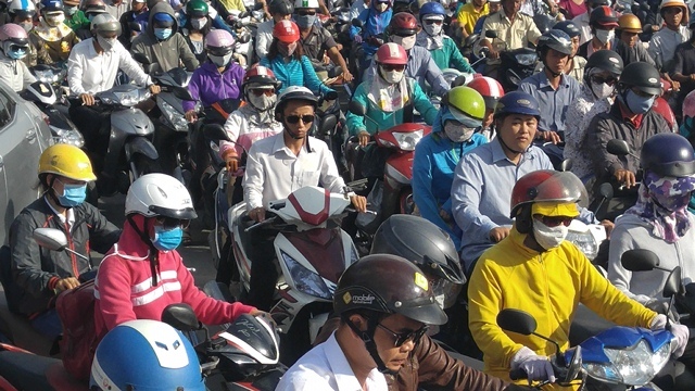 Sau lễ, cửa ngõ Sài Gòn kẹt cứng