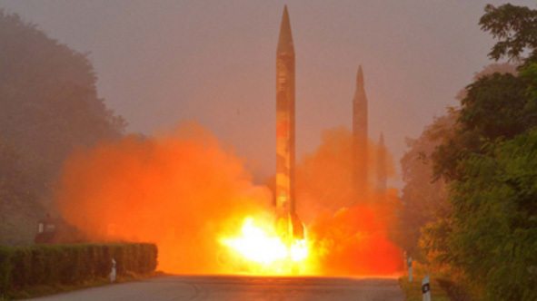 Triều Tiên bất ngờ phóng 3 lên lửa đạn đạo
