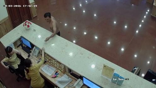 Đà Nẵng: Đi tắm về bị cuỗm sạch tài sản trong khách sạn