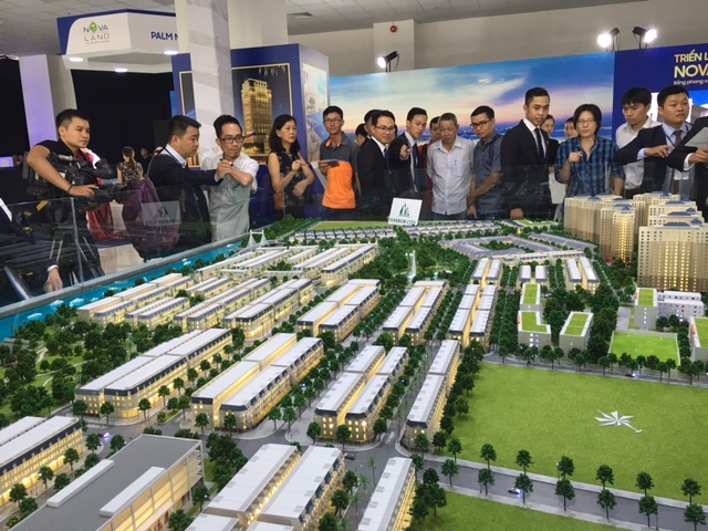 Môi giới tuyên bố mục tiêu kiếm 2 tỷ từ bất động sản