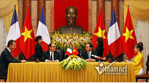 Việt Nam ký hợp đồng mua loạt máy bay Pháp