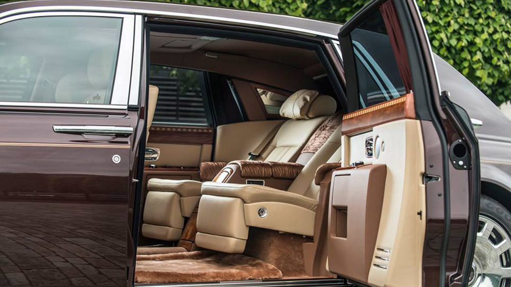 Màu sắc bí ẩn trên Rolls-Royce Phantom “Hoà bình và Vinh quang”