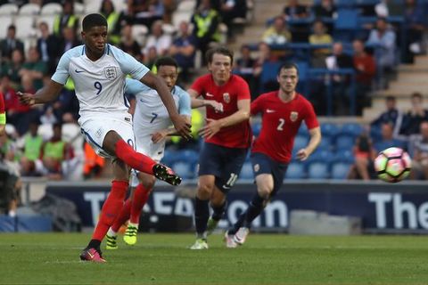 Rashford bùng nổ với hat-trick ở đội U21 Anh