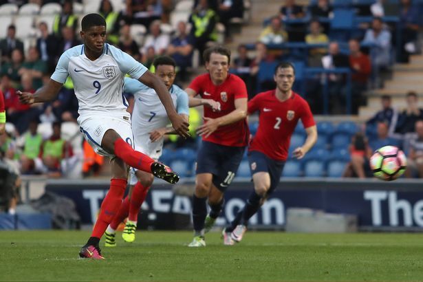 Rashford bùng nổ với hat-trick ở đội U21 Anh