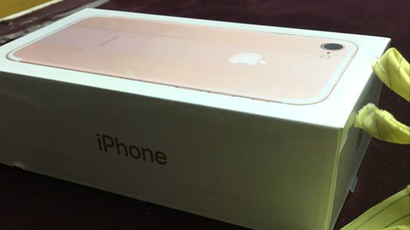 Ảnh hộp iPhone 7 bất ngờ xuất hiện