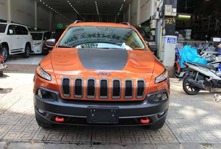 Đại gia võng xếp sắm hàng 'khủng' Jeep Cherokee Trailhawk