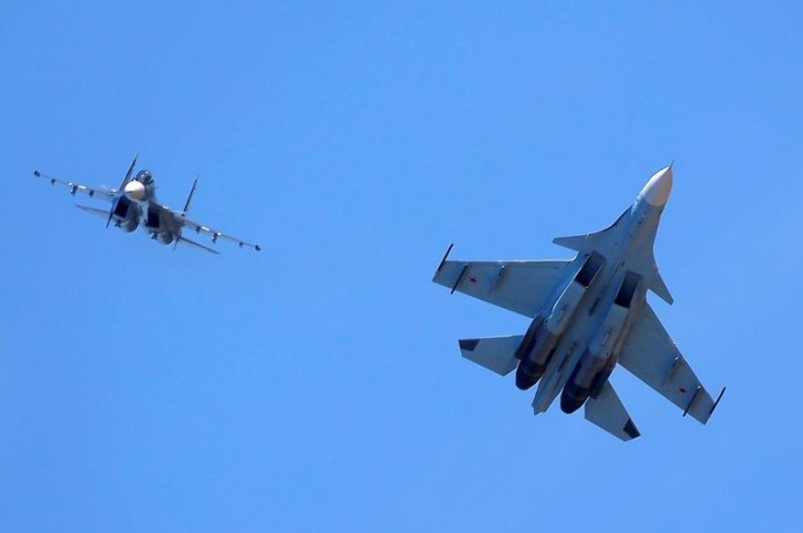 Chiến cơ Nga áp sát máy bay Mỹ trên Biển Đen