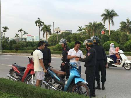 Cảnh sát Cơ động vẫn phạt vi phạm giao thông ban ngày