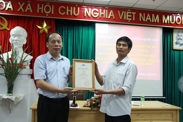 Người dìu xe khách: Từ bốc vác thuê đến tài xế 'siêu nhân'