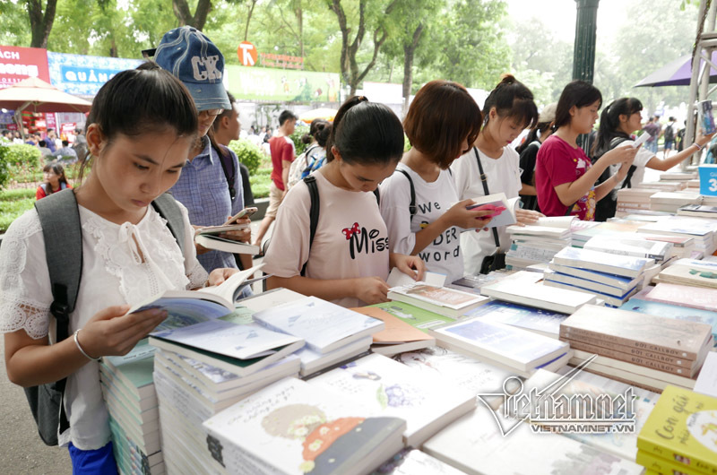 Sôi động Hội sách mùa Thu 2016